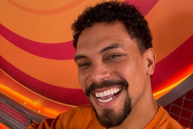 Novos apresentadores do Mesacast BBB são detonados na web: ‘Misericórdia’ -  (crédito: Obeservatório da TV)