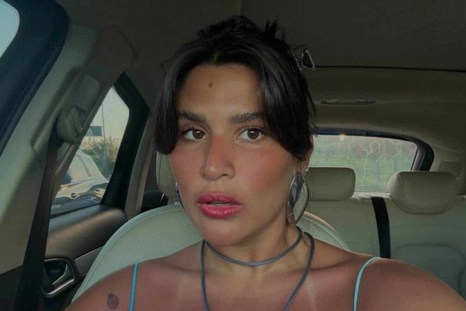 Giulia Costa exibe marquinha do bronzeado em fotos de biquíni e declara seu amor pelo verão -  (crédito: Observatório dos Famosos)