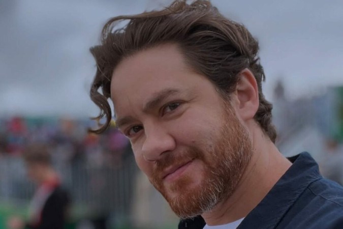 Leonardo Miggiorin usa sunga branca e provoca seguidores -  (crédito: Observatório dos Famosos)