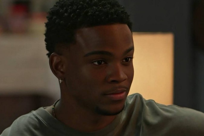 Ator de Dona de Mim é substituído pelo irmão gêmeo após problema de saúde -  (crédito: Observatório dos Famosos)