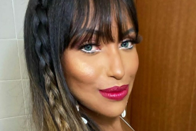 Musa do Atlético Mineiro posa de fio-dental e empolga com tamanho do bumbum -  (crédito: Observatório dos Famosos)