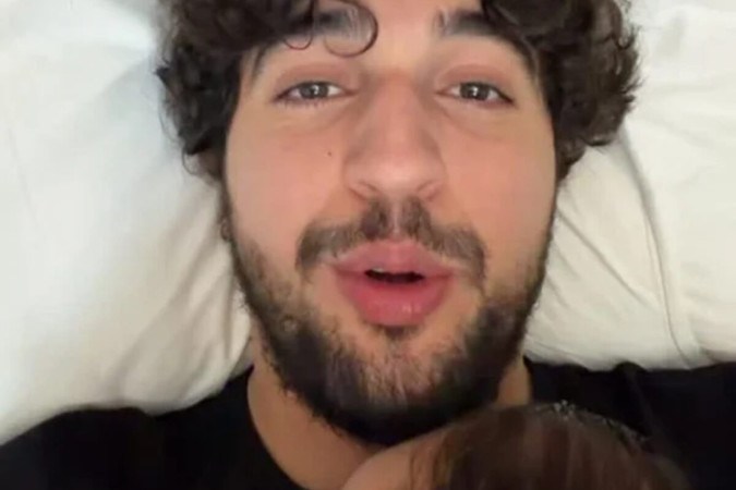 Nattan encanta a web ao mostrar filha dormindo em cima dele -  (crédito: Observatório dos Famosos)