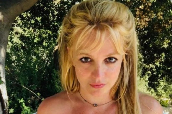 Britney Spears anuncia que não voltará a se apresentar nos EUA e explica motivo: “Constrangedor” -  (crédito: Observatório dos Famosos)