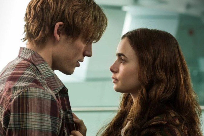 Romance acompanha amizade, tempo e decisões que moldam destinos -  (crédito: Obeservatório da TV)