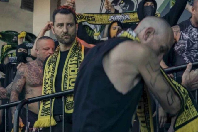 A série da Netflix que causou impacto ao explorar o lado violento das torcidas organizadas de futebol -  (crédito: Obeservatório da TV)