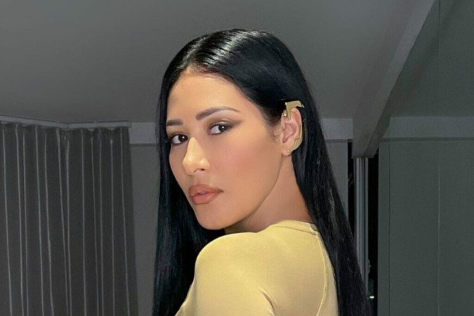 Simaria posa com peça nude e faz clima esquentar na web -  (crédito: Observatório dos Famosos)