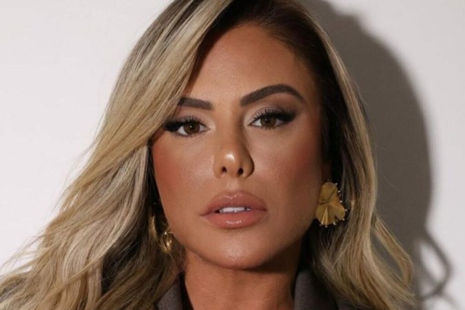 Poliana Rocha, mulher de Leonardo, fica nua durante sessão de massagem: “Meu momento” -  (crédito: Observatório dos Famosos)