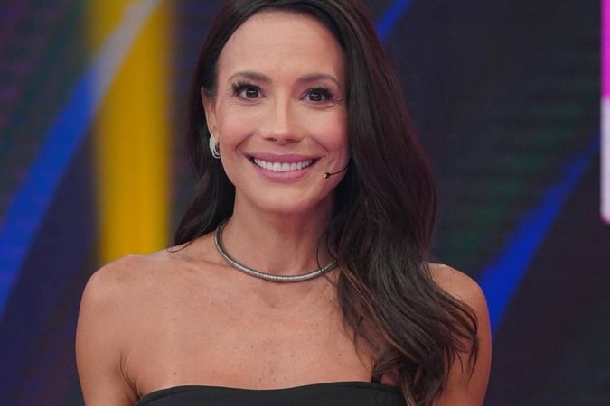 Juliana Knust repete posto de musa no Carnaval e critica preconceito após os 40 -  (crédito: Observatório dos Famosos)