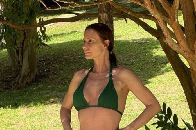 Paula Burlamaqui posa de biquíni verde em meio à natureza e recebe elogios -  (crédito: Observatório dos Famosos)