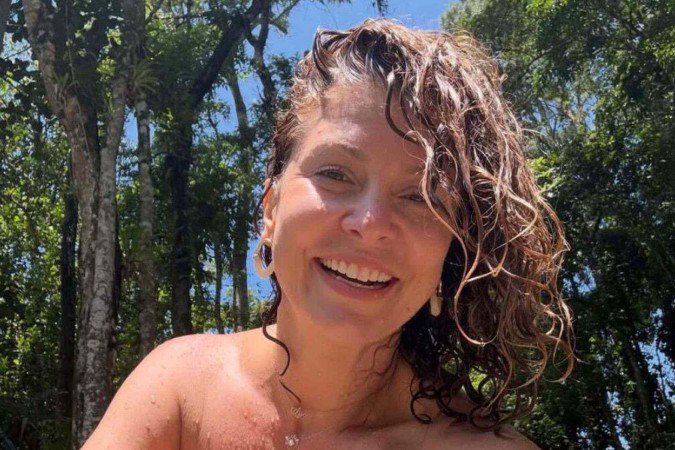 De biquíni, Bárbara Borges toma banho de cachoeira e ganha elogio carinhoso de Iran Malfitano -  (crédito: Observatório dos Famosos)