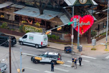 Tiroteio em bar no Texas: indícios de terrorismo - (crédito: Brandon Bell / GETTY IMAGES NORTH AMERICA / Getty Images via AFP) Tiroteio em bar no Texas: indícios de terrorismo - (crédito: Brandon Bell / GETTY IMAGES NORTH AMERICA / Getty Images via AFP)