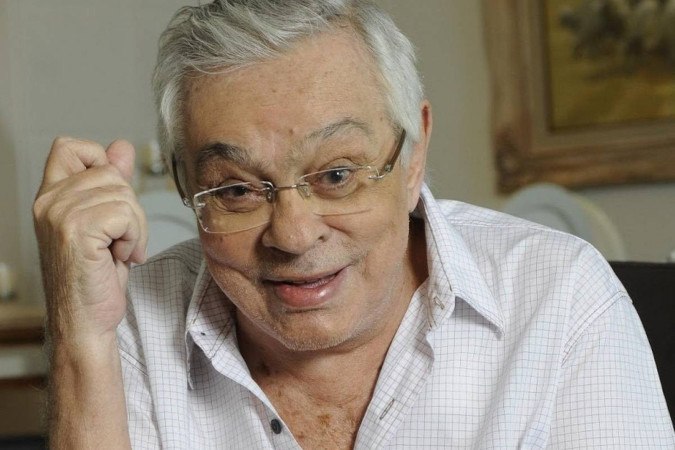 Você sabia? Chico Anysio viveu namoro secreto com atriz da Globo no auge da carreira -  (crédito: Observatório dos Famosos)