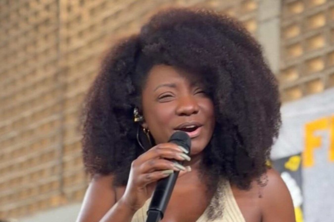 Sambista mineira Adriana Araújo morre aos 49 anos após aneurisma cerebral -  (crédito: Observatório dos Famosos)