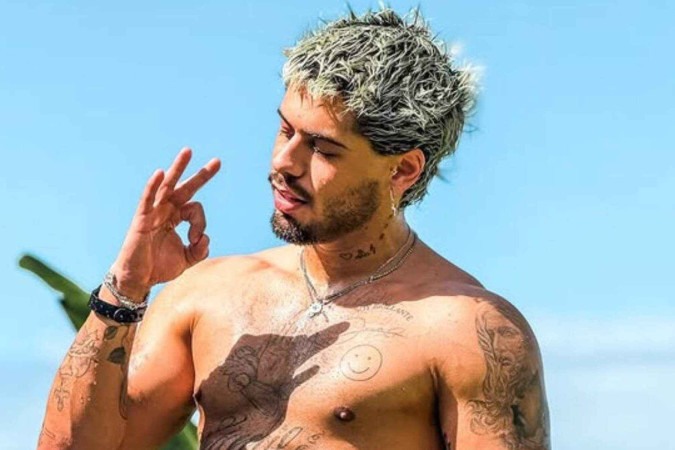 Após rumores de tatuagem próxima ao ânus, Zé Felipe decide abaixar o short e mostrar tudo -  (crédito: Observatório dos Famosos)