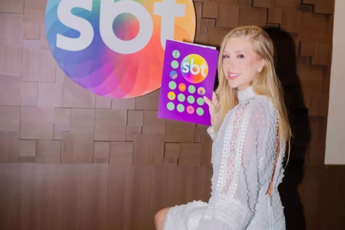Cela Lopes assina contrato com o SBT e garante salário fixo -  (crédito: Obeservatório da TV)