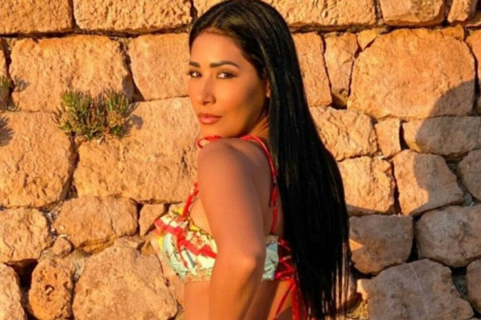 Com biquíni cavado, Simaria mostra bumbum avantajado em rede social -  (crédito: Observatório dos Famosos)