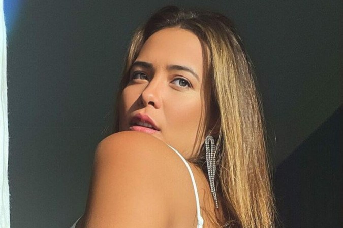Geisy Arruda posa com body ultra cavado e empolga ao mostrar detalhe: “Rosinha” -  (crédito: Observatório dos Famosos)