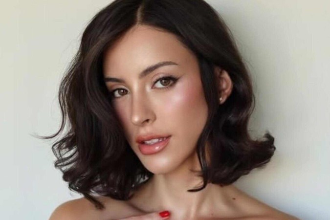 Bella Longuinho protagoniza ensaio sensual e impressiona com fotos seminua -  (crédito: Observatório dos Famosos)