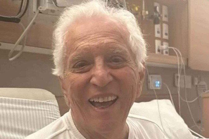 Carlos Alberto de Nóbrega recebe alta hospitalar dias antes de completar 90 anos -  (crédito: Observatório dos Famosos)