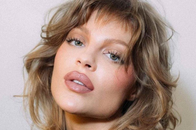 Brutal Paraíso: Luísa Sonza surge nua na capa de seu novo álbum e confirma lançamento para abril -  (crédito: Observatório dos Famosos)