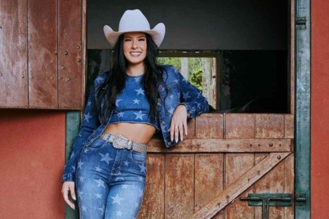 Ana Castela fica revoltada com comentário sobre look marcando: ‘Você não tem?’ -  (crédito: Observatório dos Famosos)