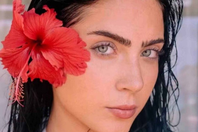 Jade Picon abre álbum de férias com passeio de barco, show e mais em Noronha -  (crédito: Observatório dos Famosos)