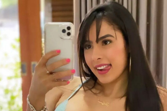 Na cozinha, Juliana Bonde fica só de calcinha e sutiã e provoca: “Vou te mostrar uma coisa” -  (crédito: Observatório dos Famosos)