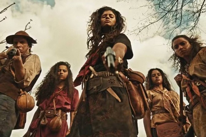 Elenco de Guerreiros do Sol teme ‘censura’ da Globo na versão da TV aberta -  (crédito: Observatório dos Famosos)