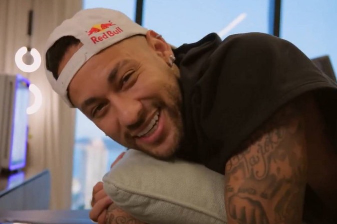 Fora da Seleção, Neymar desabafa sobre pressão no futebol: “É difícil no Brasil” -  (crédito: Observatório dos Famosos)