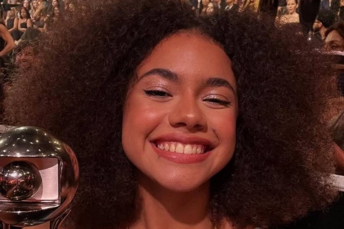 Alana Cabral abre o jogo sobre pressão e sucesso em Três Graças: “Rotina desafiadora” -  (crédito: Observatório dos Famosos)