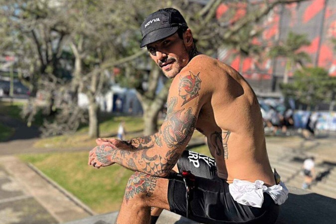 Ex-BBB que já teve nudes e vídeos de sexo vazados revela ter feito procedimento de aumento peniano pela terceira vez -  (crédito: Observatório dos Famosos)