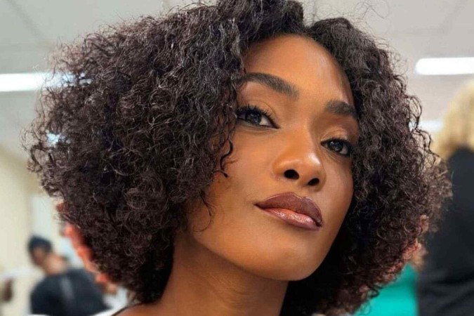 Erika Januza, atriz de A Nobreza do Amor, é internada no Rio e estado de saúde é atualizado -  (crédito: Observatório dos Famosos)