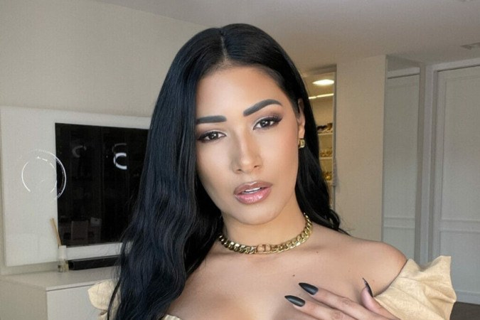 Simaria sensualiza com body nude coladinho e faz clima esquentar -  (crédito: Observatório dos Famosos)