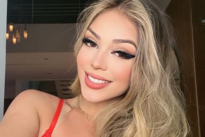 Melody rebola com biquíni de crochê e conquista elogios -  (crédito: Observatório dos Famosos)