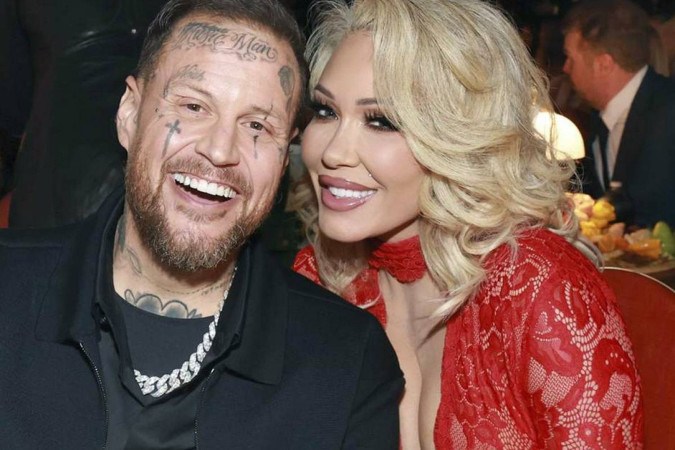 Esposa de cantor expõe “complicações” na vida sexual após marido perder 136 quilos -  (crédito: Observatório dos Famosos)