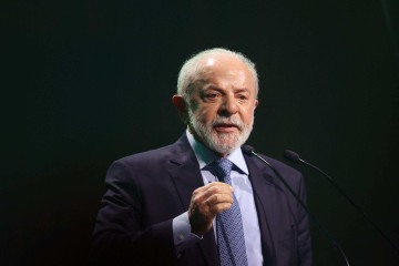 Na publicação, Lula também se dirigiu à primeira-dama Melania Trump e aos demais participantes do evento, ressaltando a posição do Brasil contra episódios de violência política -  (crédito:  AFP)