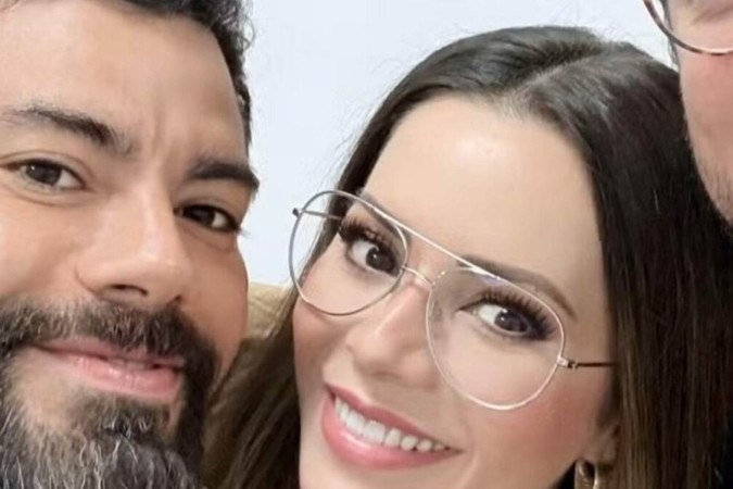 Sempre discreta, Sandy surpreende e se declara para o namorado -  (crédito: Observatório dos Famosos)