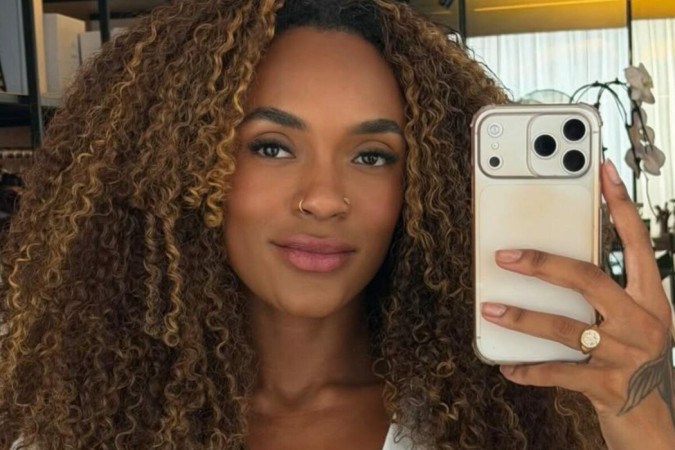 Patrícia Ramos tem o inglês corrigido na web e explode: “Não façam isso” -  (crédito: Observatório dos Famosos)