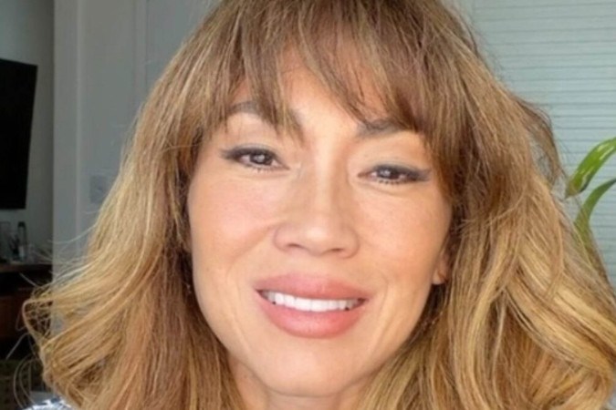 Danni Suzuki celebra conexão com a dança em ensaio topless -  (crédito: Observatório dos Famosos)