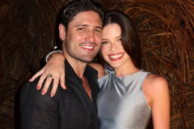 Daniel Rocha revela motivo de esconder detalhes do namoro com Vitória Strada -  (crédito: Observatório dos Famosos)