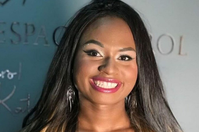 Musa do Botafogo entra no campo de futebol só de fio-dental e empolga torcedores -  (crédito: Observatório dos Famosos)