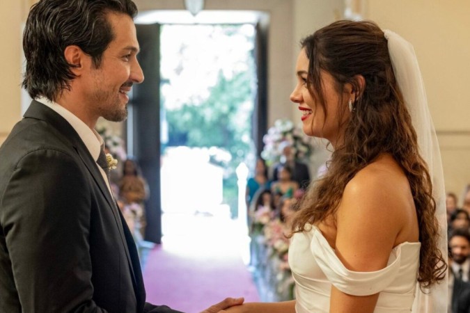 Sophie Charlotte rasga elogios a Romulo Estrela após fim de Três Graças: “Que sorte!” -  (crédito: Observatório dos Famosos)