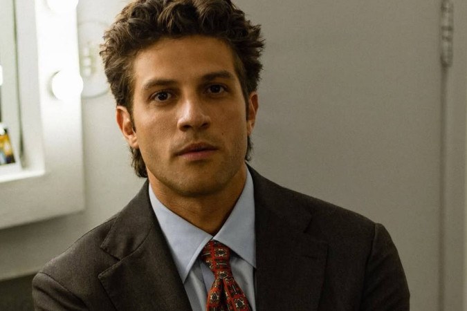 Chay Suede fala sobre gravar cenas pelado: “É menos difícil do que parece” -  (crédito: Observatório dos Famosos)