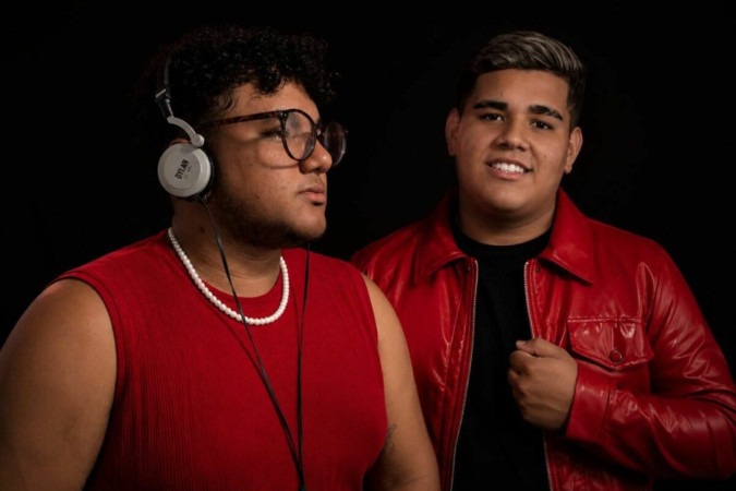 Dougllas Fernanddo e Kayc Marinho anunciam Trouxa, feat que une pagode e brega pernambucano -  (crédito: Observatório dos Famosos)