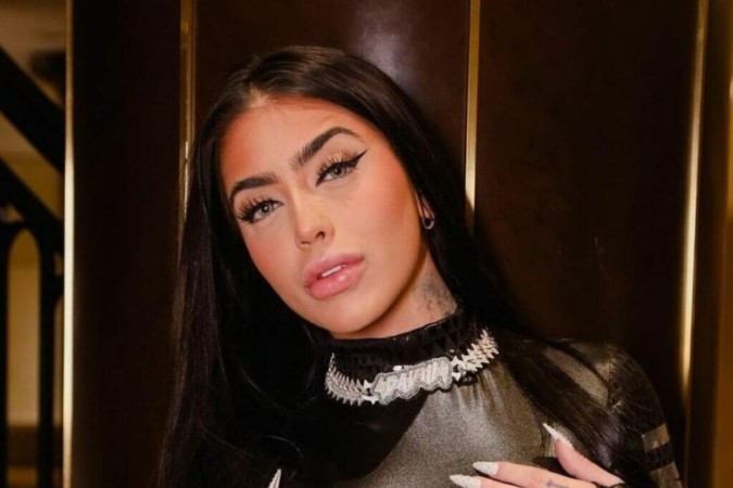 MC Mirella surge seminua em fotos ousadas: “Sem censura” -  (crédito: Observatório dos Famosos)
