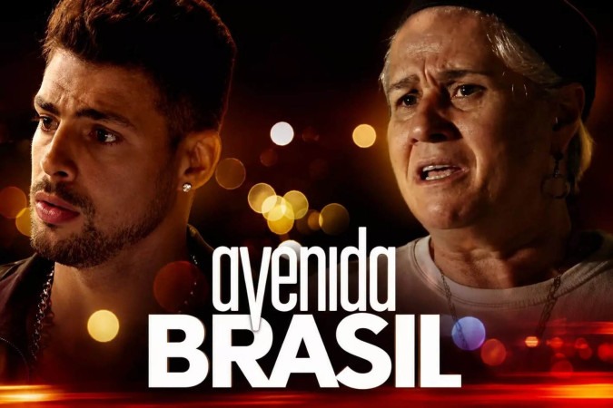 Jorginho perde o controle e humilha Mãe Lucinda em cena intensa de Avenida Brasil -  (crédito: Obeservatório da TV)