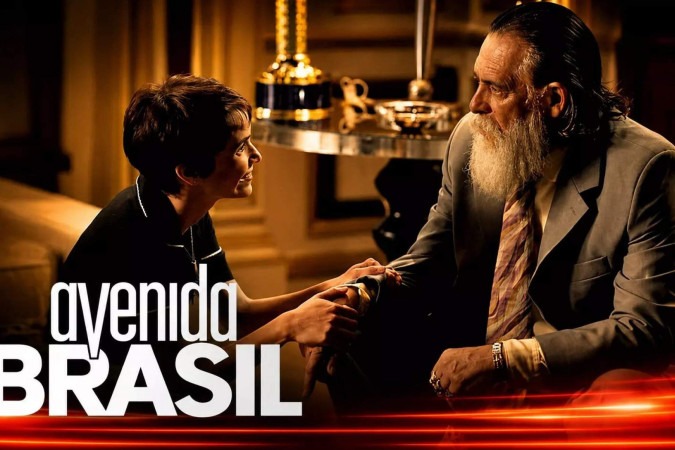 Carminha tenta comprar Nilo, mas leva fora humilhante e é expulsa do lixão em Avenida Brasil -  (crédito: Obeservatório da TV)