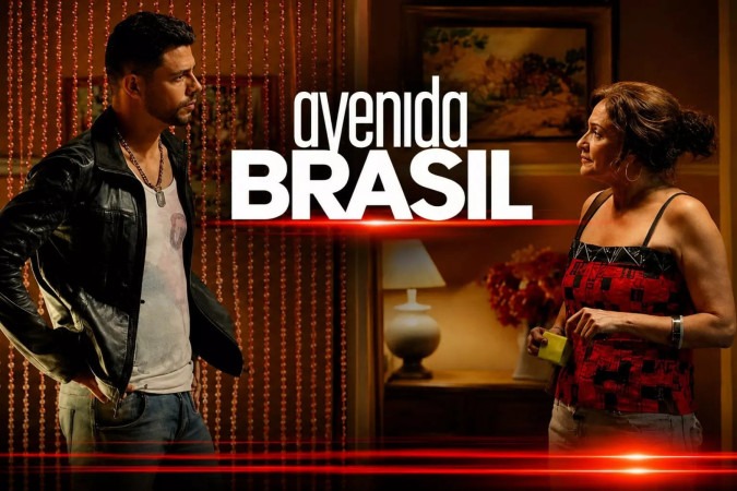 Jorginho descobre mentira sobre a própria mãe e flagra Carminha com mulher misteriosa em Avenida Brasil -  (crédito: Obeservatório da TV)