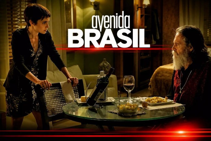 Nina descobre que Carminha é mãe biológica de Jorginho em Avenida Brasil -  (crédito: Obeservatório da TV)
