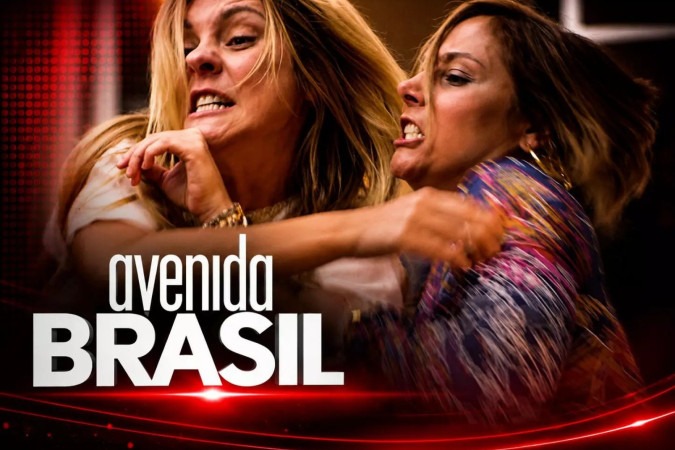 Avenida Brasil: Carminha flagra Tufão com Monalisa, arma escândalo no salão e acaba expulsa na rua -  (crédito: Obeservatório da TV)